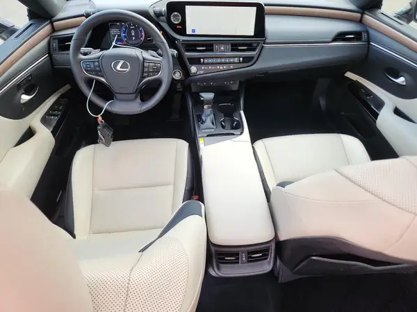58ADZ1B1XPU140275 2023 LEXUS ES - Image 8