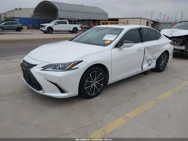 58ADZ1B1XPU142950 2023 LEXUS ES - Image 2