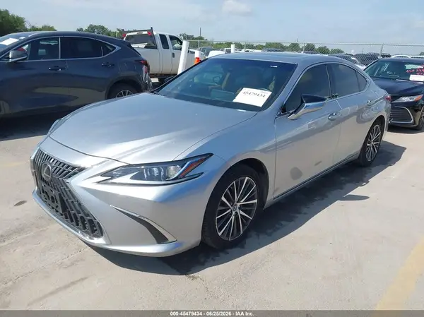 58ADZ1B1XPU145833 2023 LEXUS ES - Image 2