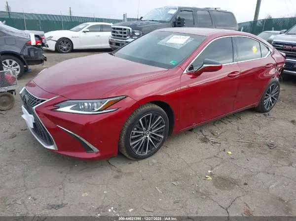 58ADZ1B1XPU153270 2023 LEXUS ES - Image 2