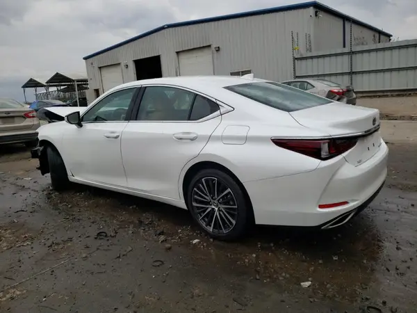 58ADZ1B1XRU163820 2024 LEXUS ES - Image 2