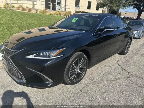 58ADZ1B1XRU173750 2024 LEXUS ES - Image 2