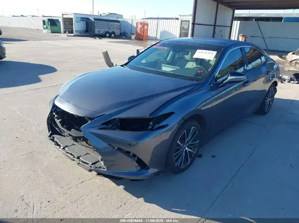 58ADZ1B1XRU175692 2024 LEXUS ES - Image 2