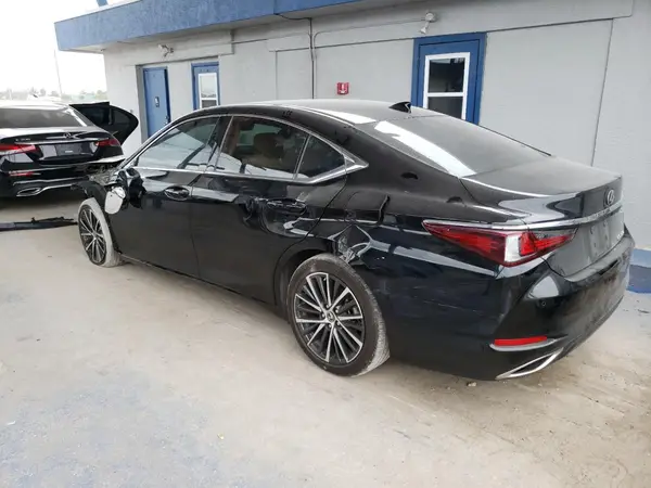 58ADZ1B1XRU176650 2024 LEXUS ES - Image 2