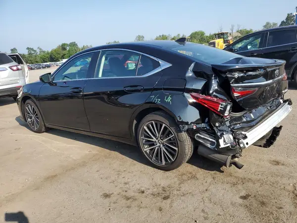 58ADZ1B1XRU182965 2024 LEXUS ES - Image 2