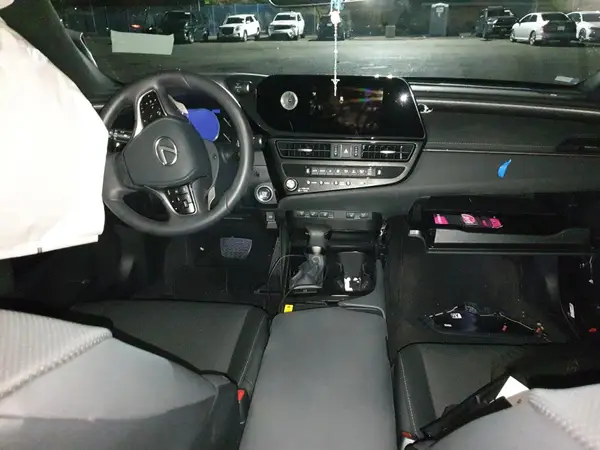 58ADZ1B1XRU183940 2024 LEXUS ES - Image 8