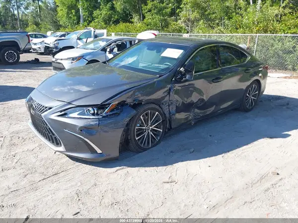 58ADZ1B1XSU185970 2025 LEXUS ES - Image 2