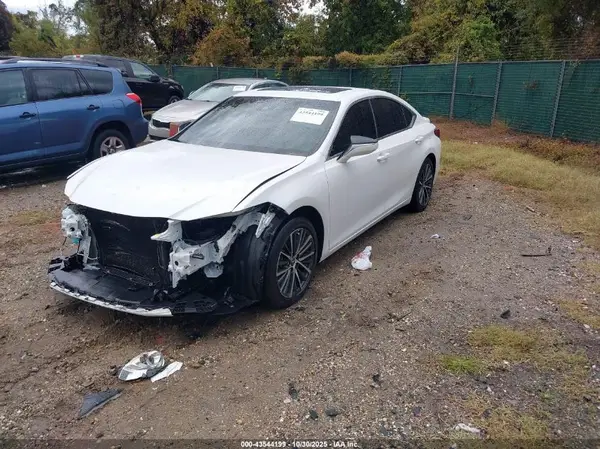58ADZ1B1XSU186553 2025 LEXUS ES - Image 2