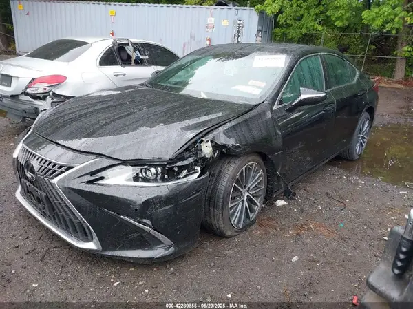 58ADZ1B1XSU191512 2025 LEXUS ES - Image 2