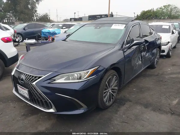 58ADZ1B1XSU192076 2025 LEXUS ES - Image 2