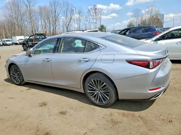 58ADZ1B1XSU193258 2025 LEXUS ES - Image 2