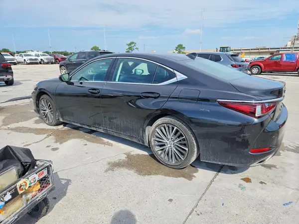 58ADZ1B1XSU193423 2025 LEXUS ES - Image 2