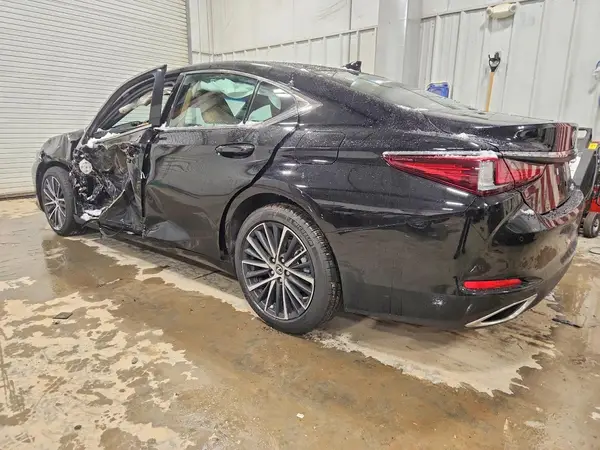 58ADZ1B1XSU195267 2025 LEXUS ES - Image 2