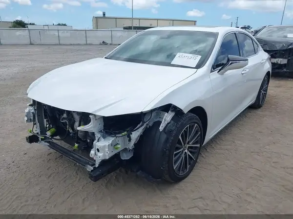58ADZ1B1XSU196614 2025 LEXUS ES - Image 2