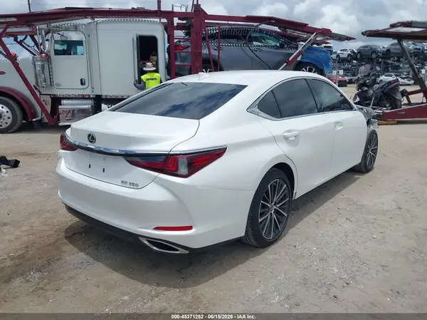 2025 LEXUS ES IAAI lot 45371252 auction photo 4