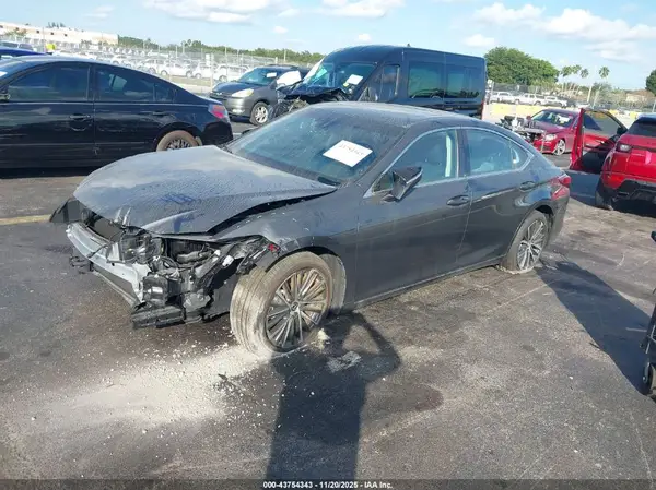 58ADZ1B1XSU196886 2025 LEXUS ES - Image 2