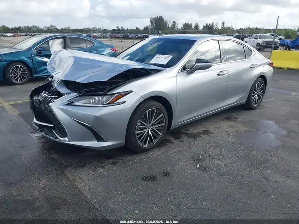58ADZ1B1XSU208504 2025 LEXUS ES - Image 2