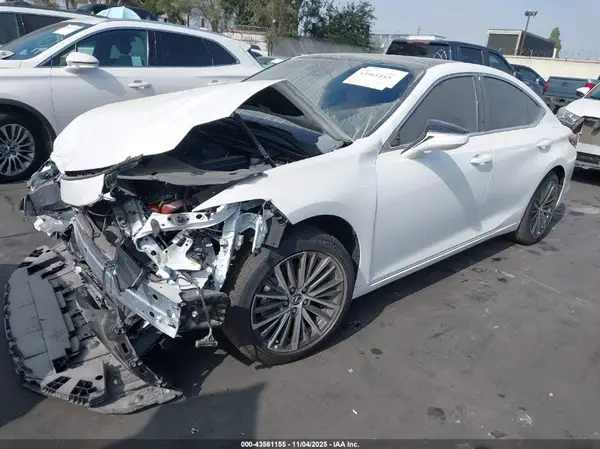 58ADZ1B1XSU211774 2025 LEXUS ES - Image 2