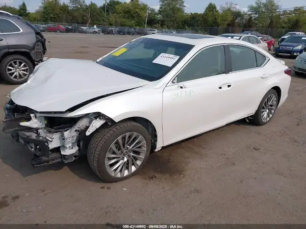 58AE21B13LU008588 2020 LEXUS ES - Image 2