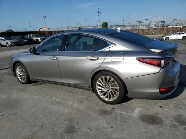 58AE21B13LU012561 2020 LEXUS ES - Image 2