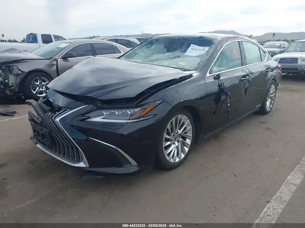 58AE21B15LU010407 2020 LEXUS ES - Image 2