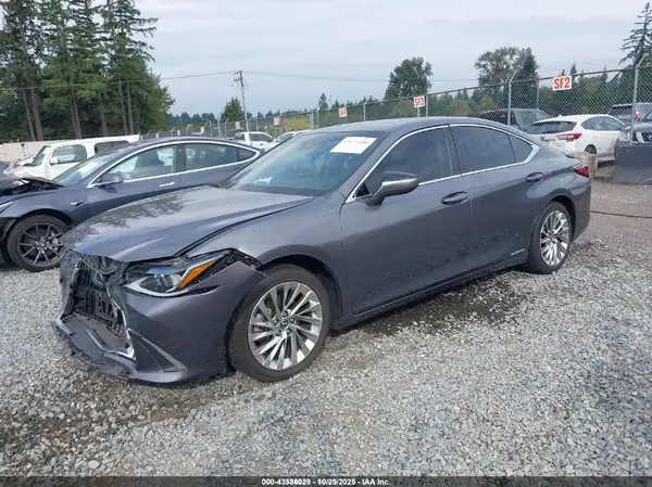 58AE21B16LU010478 2020 LEXUS ES - Image 2
