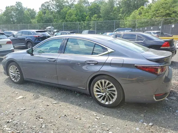 58AE21B16LU012411 2020 LEXUS ES - Image 2