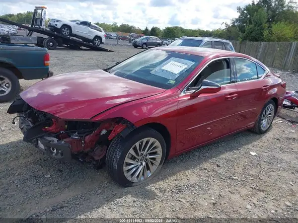 58AE21B1XLU004800 2020 LEXUS ES - Image 2