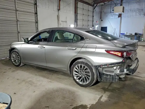 58AE21B1XLU006790 2020 LEXUS ES - Image 2
