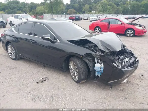 58AE21B1XLU007521 2020 LEXUS ES - Image 1