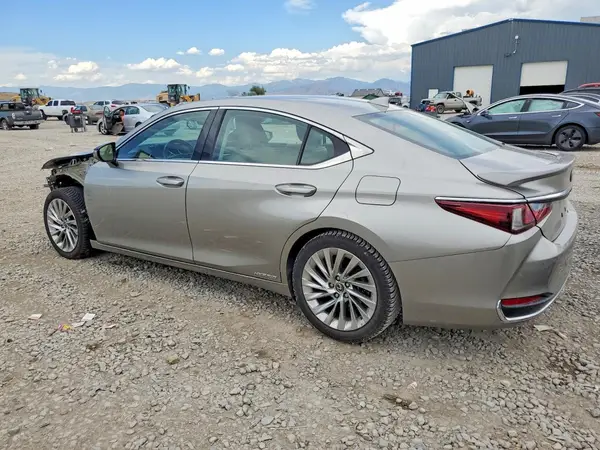 58AE21B1XLU011410 2020 LEXUS ES - Image 2