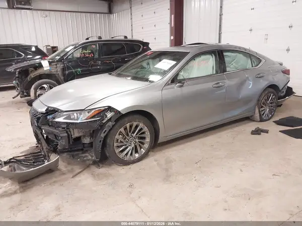 58AEA1C10SU056923 2025 LEXUS ES - Image 2