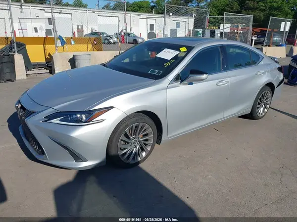58AEA1C11MU002128 2021 LEXUS ES - Image 2