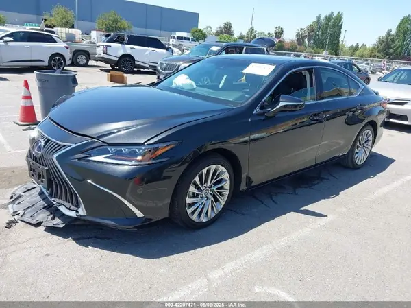 58AEA1C11MU012609 2021 LEXUS ES - Image 2