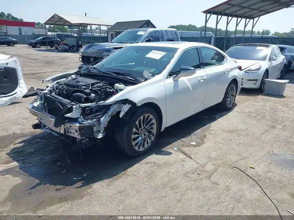 58AEA1C11RU038702 2024 LEXUS ES - Image 2