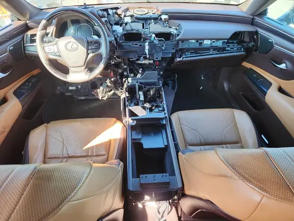 58AEA1C12MU011081 2021 LEXUS ES - Image 8