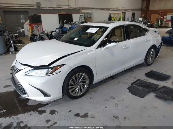58AEA1C14NU022133 2022 LEXUS ES - Image 2