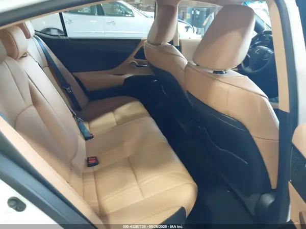 58AEA1C14NU022133 2022 LEXUS ES - Image 8
