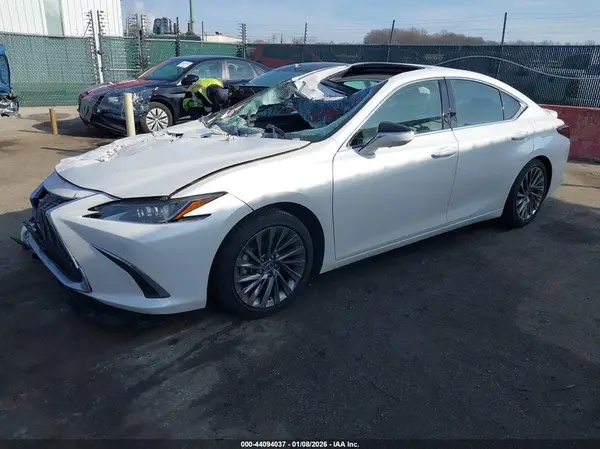 58AEA1C14RU047801 2024 LEXUS ES - Image 2