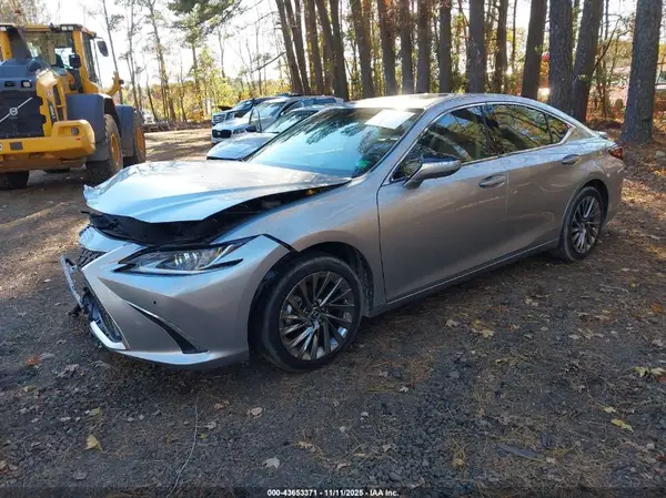 58AEA1C14RU050066 2024 LEXUS ES - Image 2
