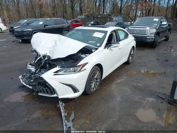 58AEA1C14RU052738 2024 LEXUS ES - Image 2