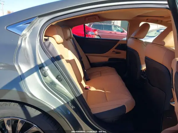 58AEA1C14SU074101 2025 LEXUS ES - Image 8