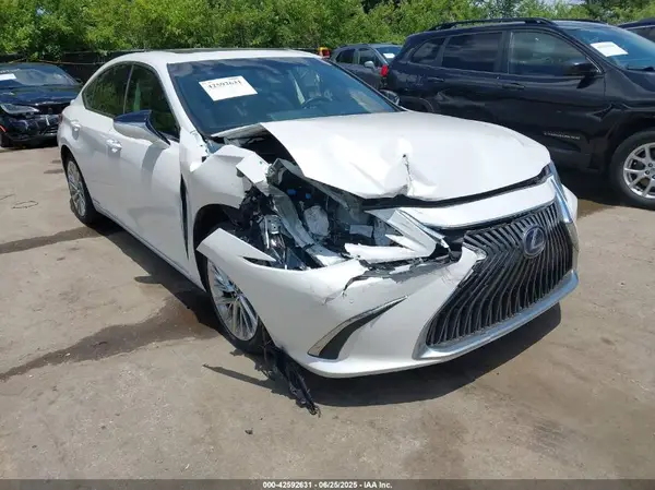 58AEA1C15MU002634 2021 LEXUS ES - Image 1
