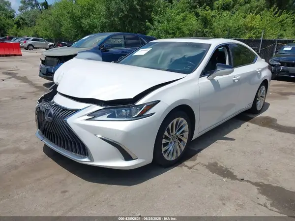 58AEA1C15MU002634 2021 LEXUS ES - Image 2