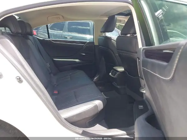 58AEA1C15MU002634 2021 LEXUS ES - Image 8