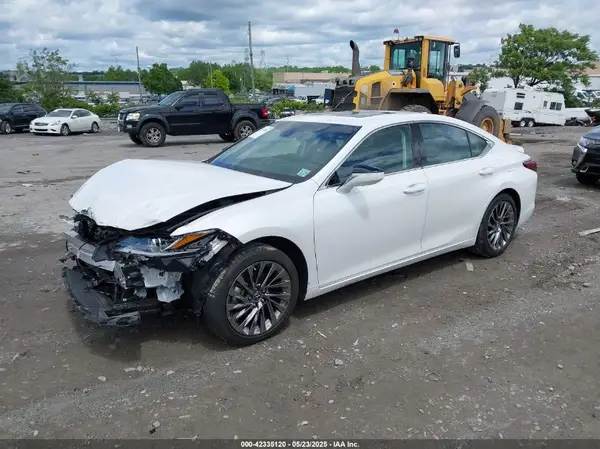 58AEA1C15RU040758 2024 LEXUS ES - Image 2