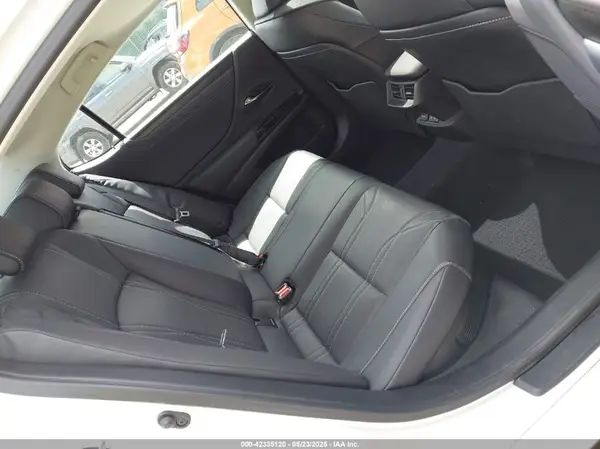 58AEA1C15RU040758 2024 LEXUS ES - Image 8