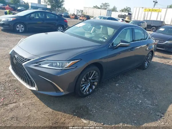 58AEA1C15SU071255 2025 LEXUS ES - Image 2