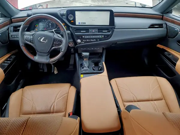 58AEA1C16RU040249 2024 LEXUS ES - Image 8