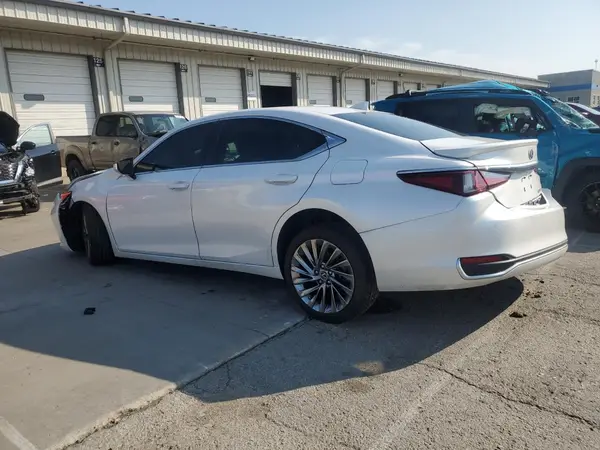 58AEA1C16RU049632 2024 LEXUS ES - Image 2